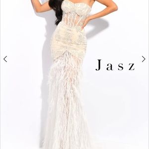 ~Jasz Couture ~size 0/2 ~worn once ~no alterations were made
